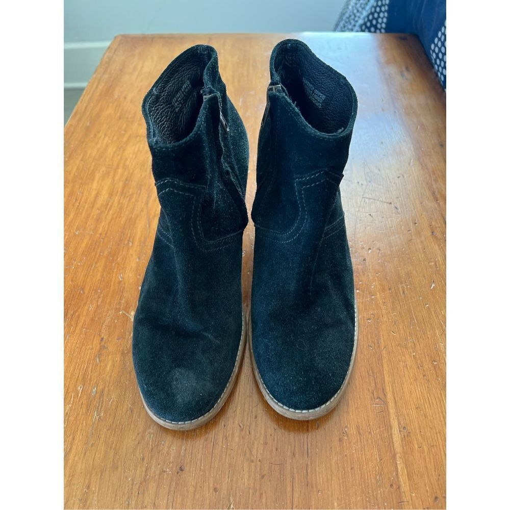 1937 Footwear Black suede ankle boots 8.5